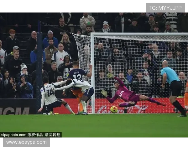 热刺攻防失衡问题持续凸显:进攻效率波动,防守稳定性已影响赛季走势