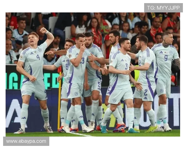 曼联进攻推进阶段断裂,影响整体进攻效率 曼联进攻推进阶段断裂,影响整体进攻效率