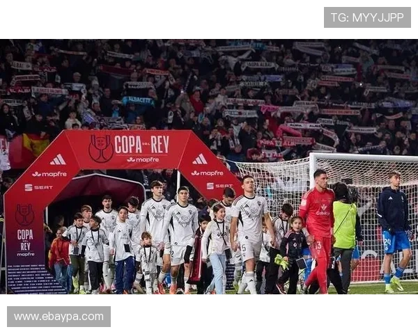 皇马内忧外患：战术僵化与更衣室裂痕动摇豪门根基